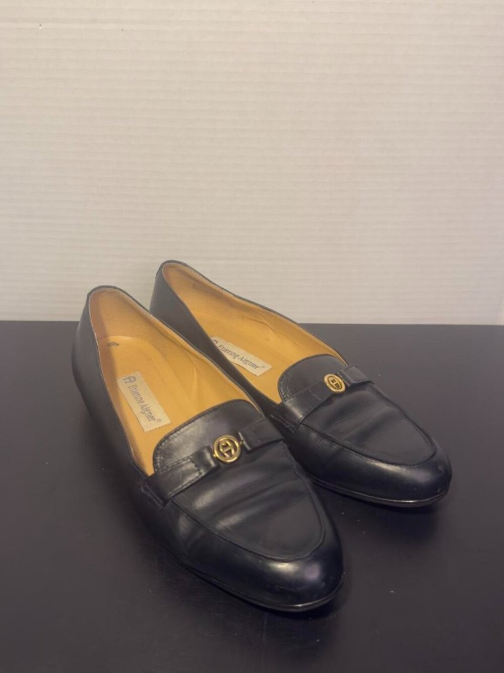 Vintage Etienne aigner resoled size 8.5 Black leather loafers with gold horsebit